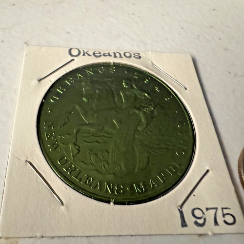 Krewe of Okeanos 1975 World's Immortal Music Mardi Gras Doubloon #1097 - Green - Bild 2 von 3