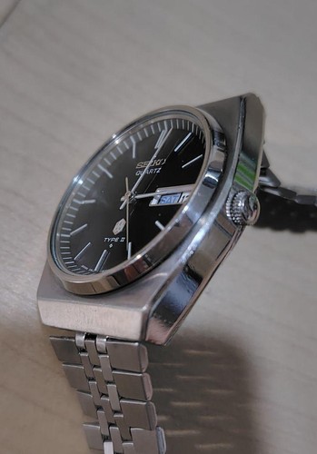 Seiko Type 2 Vintage Quartz Watch Black Dial 1976 New Glass Battery - Picture 8 of 12