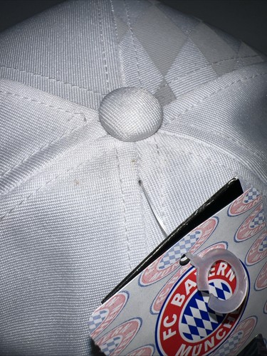 Cappello nuovo con etichette FC BAYERN MUNCHEN Adidas Snap Back FCB Flat Cap 2011 - Foto 8 di 24