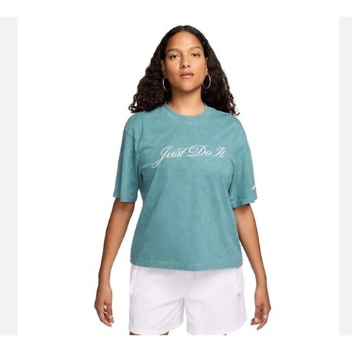NWT Nike Womens T-Shirt Size Small Green Short Sleeve Boxy Loose Fit Z4889361