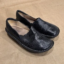 Alegria Debra Shoes Womens 8 EU 38 Black Embossed Leather Slip On Clogs Nurse