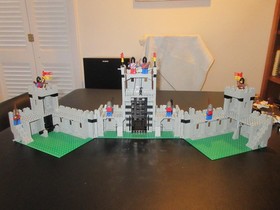 Vintage LEGO Set 6080, King's Castle, 100% Complete w/ Box & Instructions