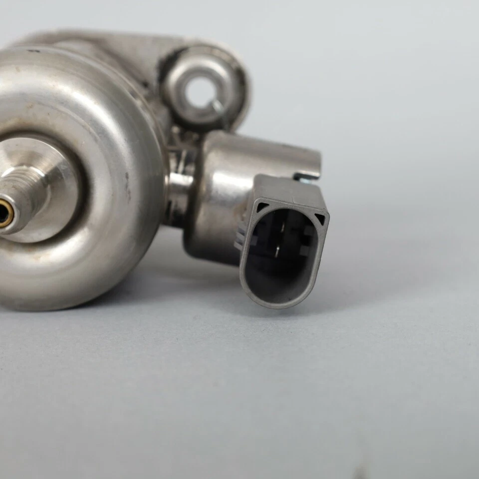 Audi A3 Q3 TT Volkswagen Beetle Eos Golf Jetta Passat High Pressure Fuel Pump Foto 2 de 4