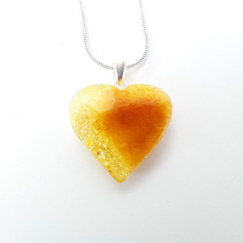 Baltic amber HEART pendant necklace, gemstone pendant on a silver color chain - Picture 11 of 14