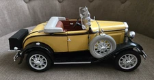 1931 Ford Model A Yellow 1:18 Scale Diecast Collectible Car Motor City Classics