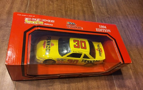 Racing Champions 1:24 Scale #30 Michael Waltrip Pennzoil Car - Picture 2 of 2