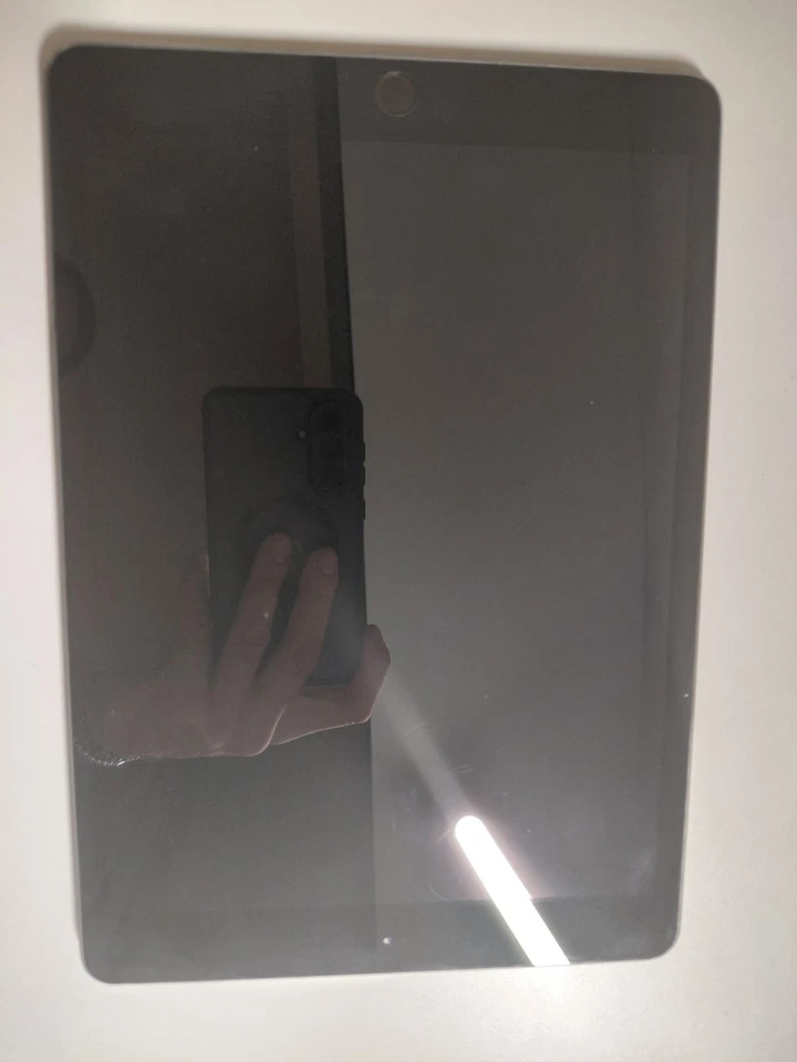 Apple iPad (7th generation) · 32GB · Wi-Fi, foto 1 di 4
