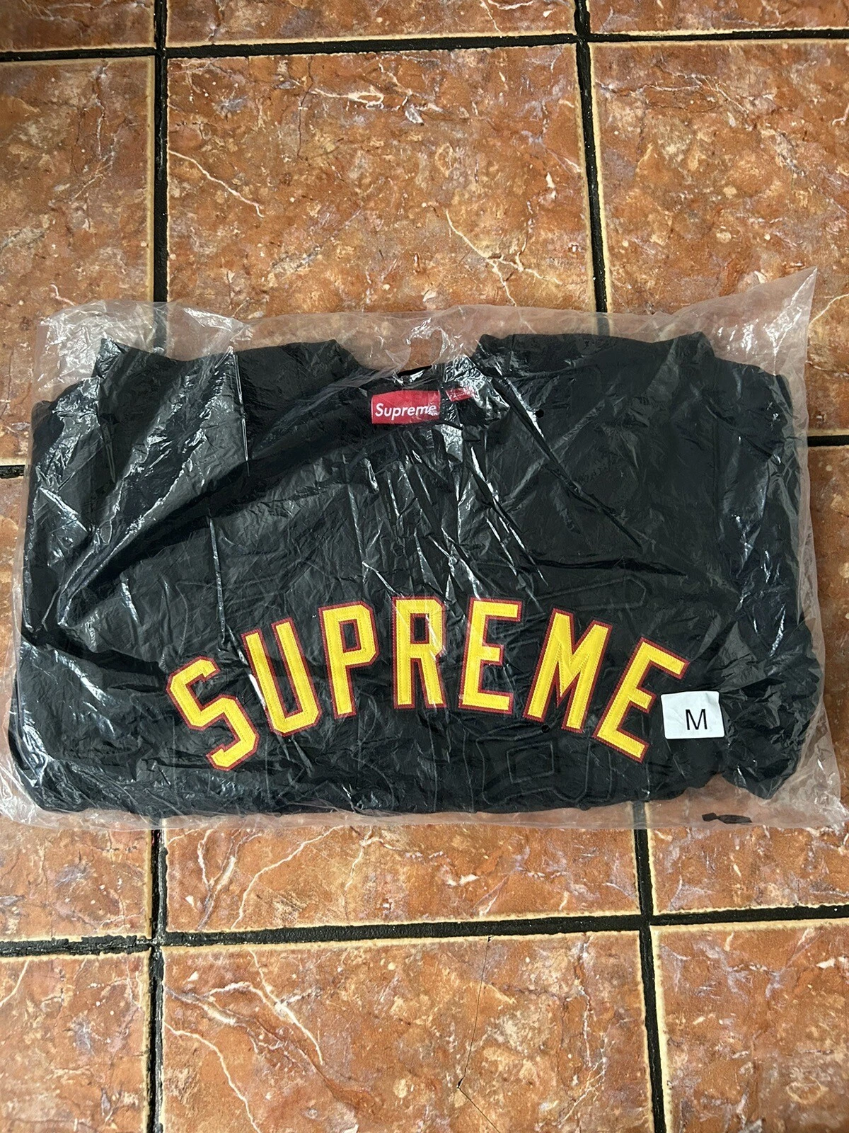 Crewneck logo Supreme Kanji noir taille moyenne SS20 tout neuf