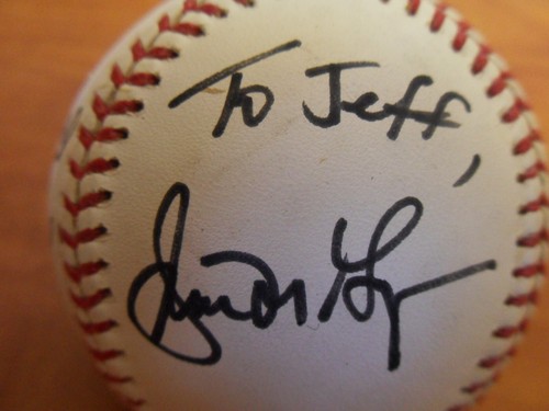 SIGNED BASEBALL UNKNOWN TEAM, YEAR, OR PLAYER'S - Picture 10 of 11