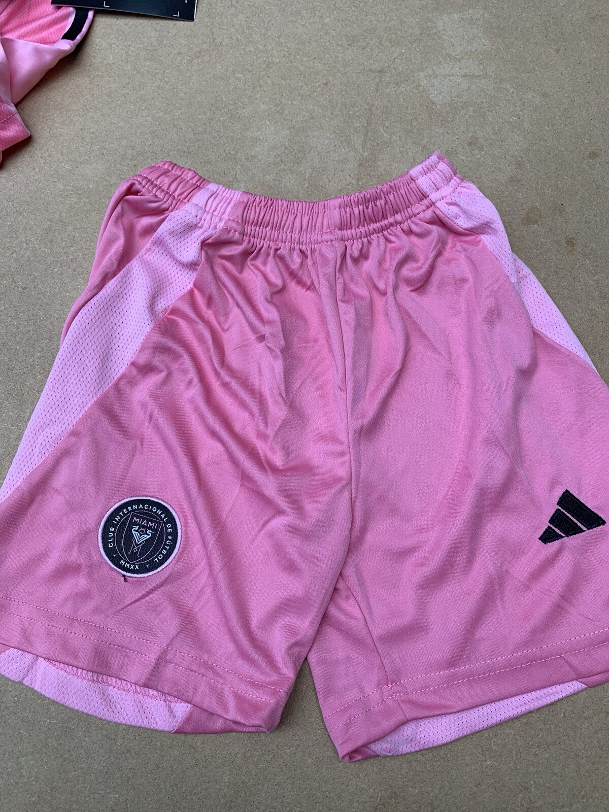 Picture 2 of 4