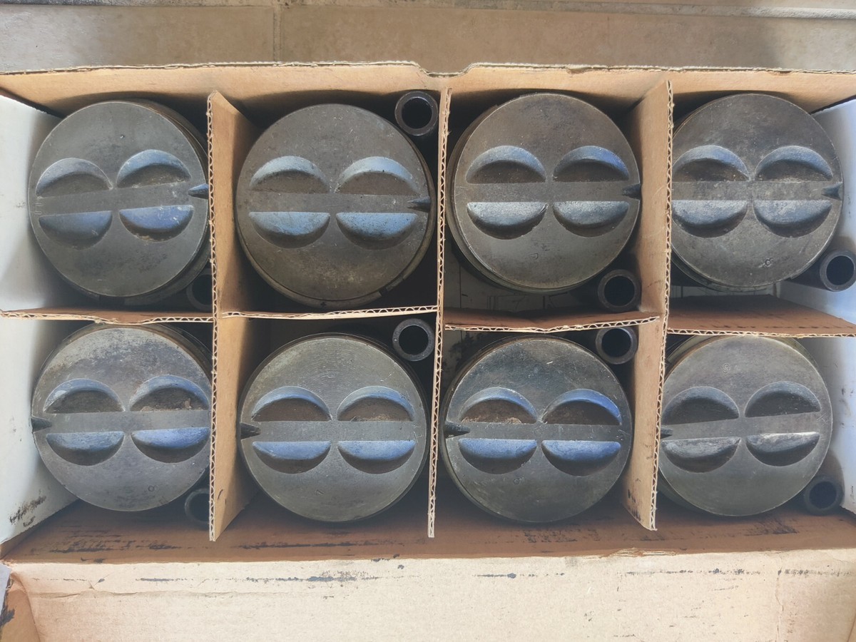 USED GENUINE GM ORIGINAL PISTONS 3892673 with Pins and Rings USED GENUINE GM ORIGINAL PISTONS 3892673 with Pins and Rings
