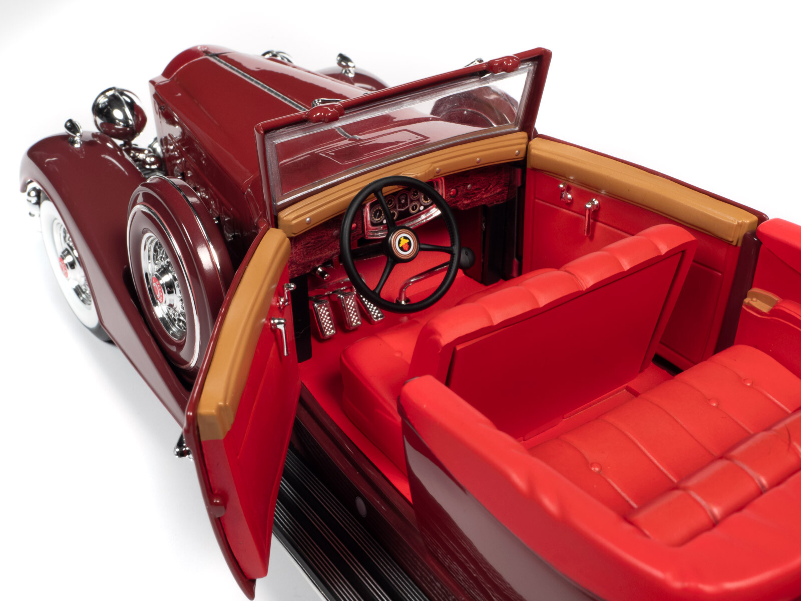 Auto World 1:18 - 1937 Packard V12 Victoria (Red) Sprzedaż wysyłkowa najniższa cena