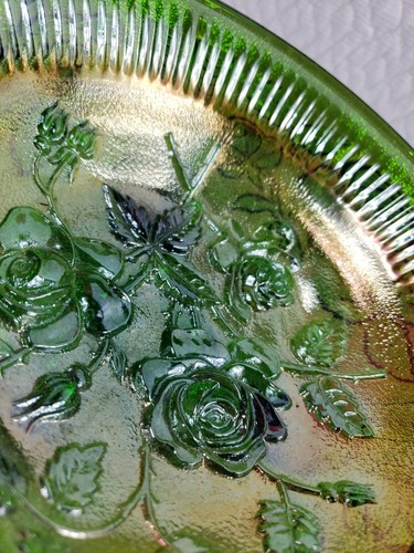 Imperial ROSE Green Gold Carnival Glass Footed Bowl - Picture 8 of 8