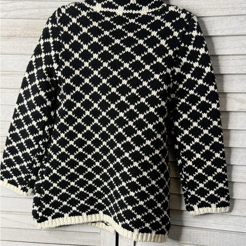 Tahari Black and Cream Knit Coat with Gold Buttons. 5/6 Kids. Great Condition - Picture 3 of 10