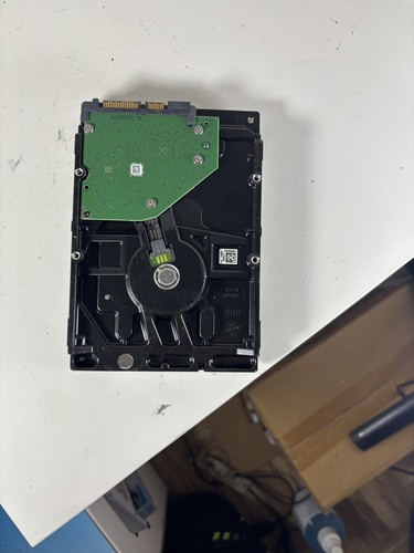 Seagate SkyHawk Surveillance Hard Drive 1TB ST1000VX005 SATA 3.5-Inch - Afbeelding 2 van 3
