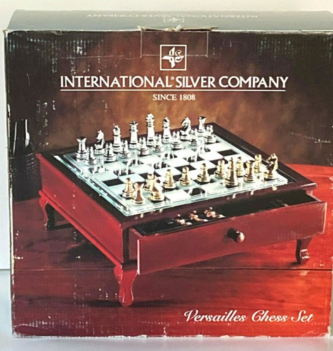 International Silver Company Versailles Chess Set w/Footed Mahogany Wood Chest - Picture 4 of 7