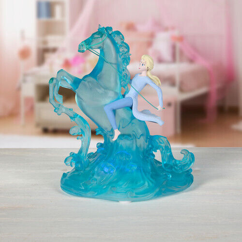 Figurina Disney Showcase 2025 Frozen 2 Elsa Cavalcando Acqua Nokk Forte come Mare LU - Foto 6 di 8