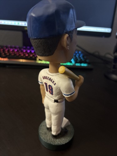 Juan Gonzalez 2002 SGA Texas Rangers Bobblehead MLB INTACT BAT - Picture 2 of 3