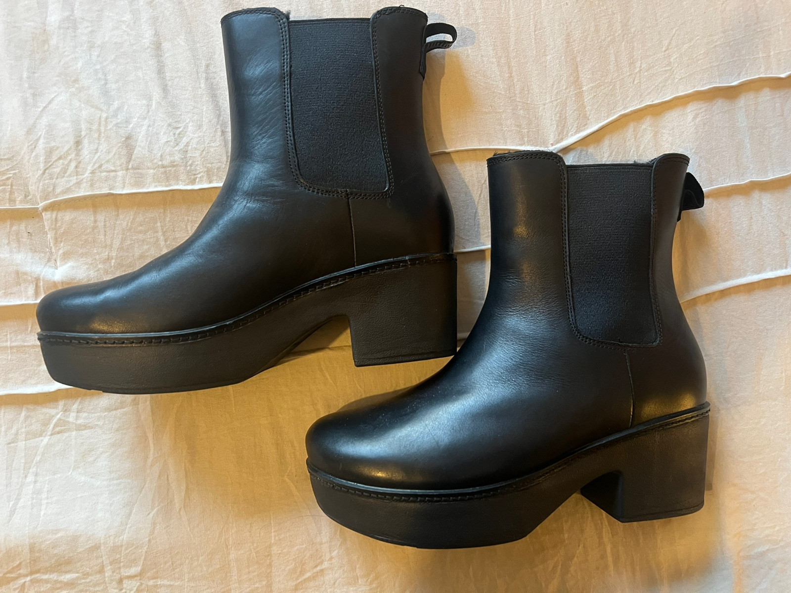 FitFlop フィットフロップ ☆ PILAR Leather Ankle Boots FitFlop Women's Pilar Suede Ankle Boots Light Tan Sz 10 | eBay