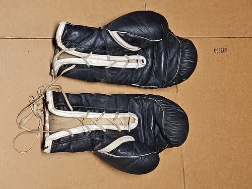 RARE VINTAGE G & S BOXING GLOVES. From Old NY Catskill Camp - Picture 21 of 24