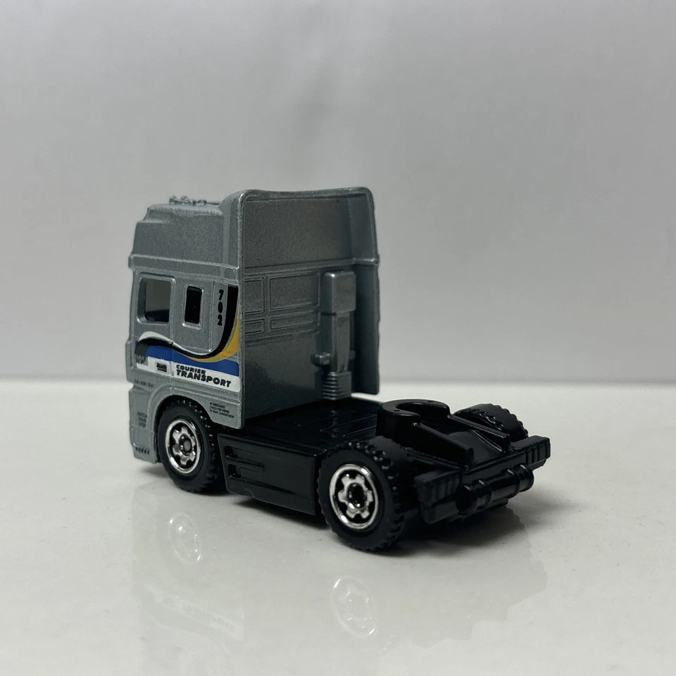 Modelo diorama diecast escala 1/64 coleccionable cabina espacial DAF XF 95 1997-2025 Foto 3 de 4