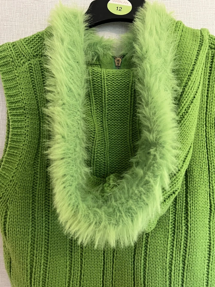 Chaleco tejido Urban Outfitters verde pompón - talla mediana. Foto 4 de 4