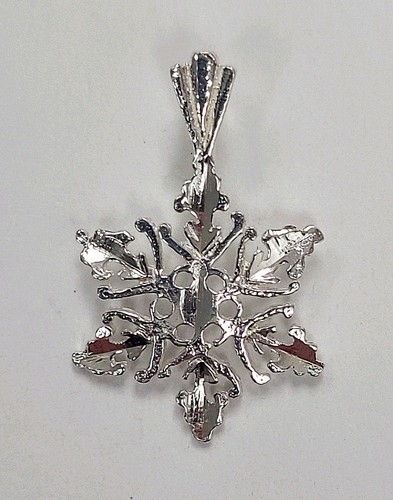 Sterling Silver Snowflake Pendant - Picture 1 of 3