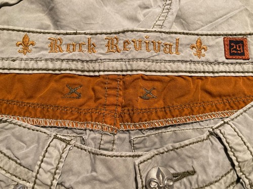 Rock Revival Tan Cargo Bermuda Shorts Angel Wing Pockets Women’s Size 29 - Picture 5 of 5