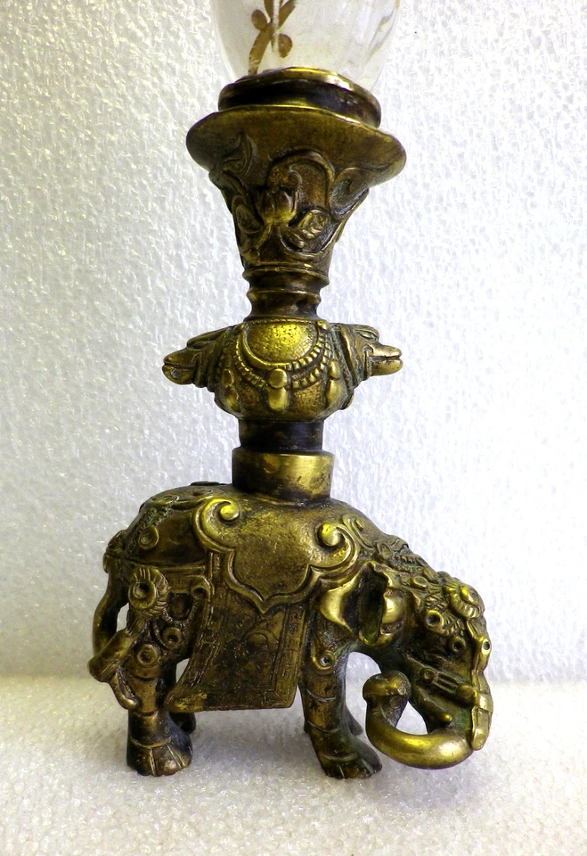 Ancien SOLIFLORE éléphant en bronze ,pique fleurs ,vase - Photo 2/4