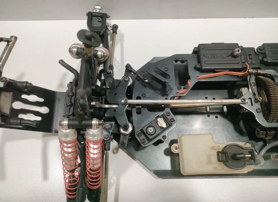 Vintage XTM Mammoth Nitro Truck For Repairs - Image 4 of 4