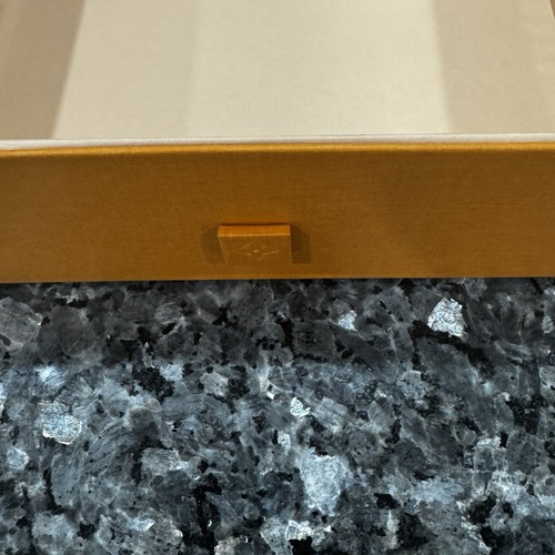 Louis Vuitton Naranja Auténtico Cierre Magnético Caja de Regalo Vacía - Imagen 9 de 12