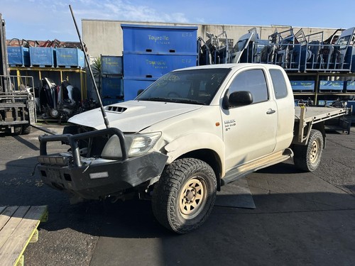 Toyota Hilux Right Front Seat KUN26 07/2011-08/2015 - Picture 10 of 13