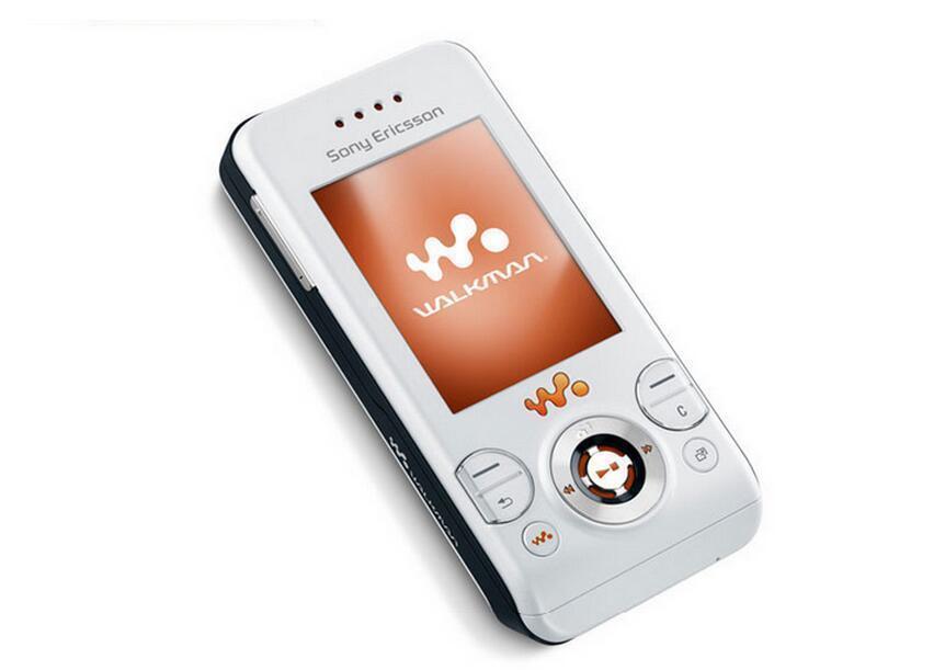 MobilePhoneMuseum on X: The Sony Ericsson W880i. Released in