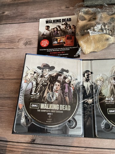 The Walking Dead Season 1 Blu Ray Limited Edition Rare HTF Box Set - Picture 3 of 8