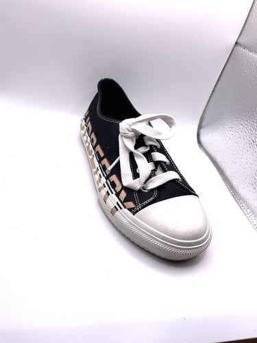burberry shoes for KIDS Size 1.5 (33) - Picture 2 of 7