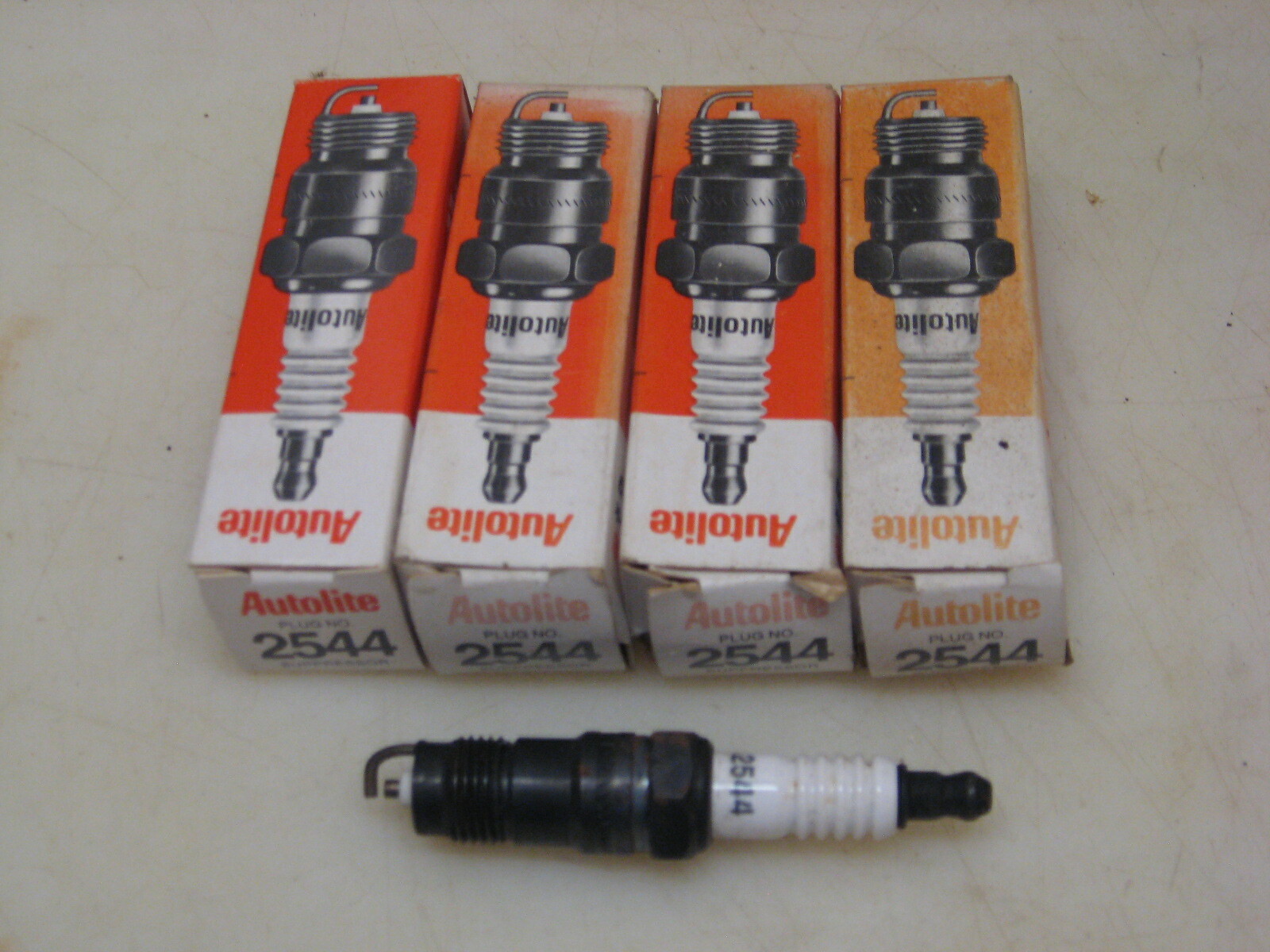 Four 4 Spark Plug-Natural Autolite # 2544, fits 83-94 Ford  Mercury