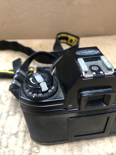 Gebrauchtes Nikon Kameraset mit Tasche (hat Blitzaufsatz und 2 Objektive) (UNGETESTET) - Bild 16 von 19