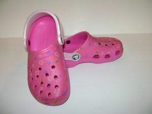 dora the explorer crocs