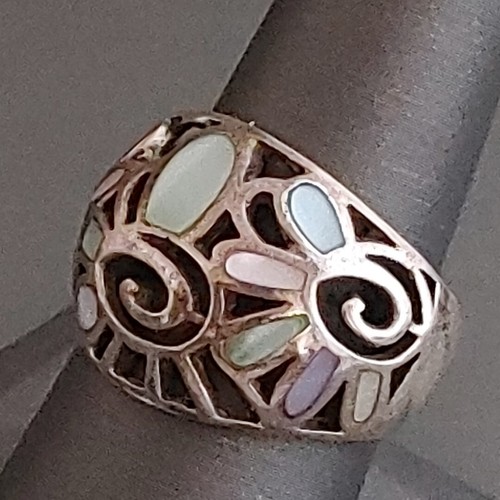 Sterling Silver MOP Shell Inlay Floral Ring Spirals Cut out Pastel Sz 9 9.7 gr - Picture 3 of 7