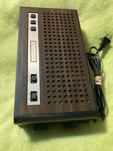 Vintage Sears Clock Radio  Model 317 23880   Clean    Works - Picture 5 of 23