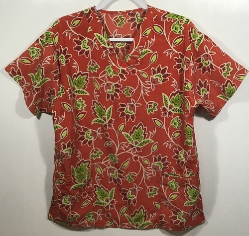 Floral Scrub Top womens size M Medium salmon colored green vines flowers scrubs