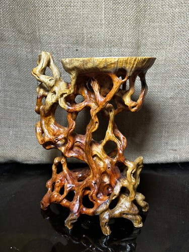 Wooden Display Stand made of Padauk, handmade sculpture, core wood, size 8."5 - Picture 4 of 11