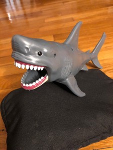 toys r us shark