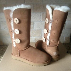 bailey button triplet boot
