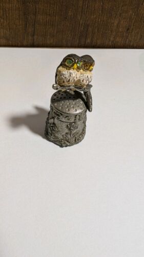 Stephen Frost English Pewter Thimble, Pair of Owls on branch. Good condition - Picture 13 of 13