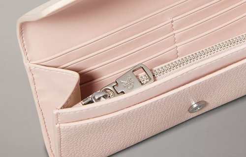Cartera plegable larga Calvin Klein Archive estilo caracola pálida #: 37300673-010 #M4-3 - Imagen 6 de 6