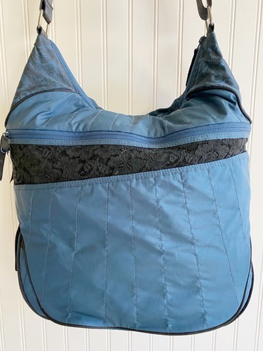 Lululemon Travel Bag Shoulder Strap Blue/Black Dance Floss Travel Gym Yoga - Picture 1 of 8