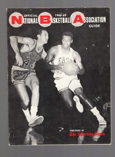 1968-69 NBA BASKETBALL GUIDE       AMAZING CONDITION+RARE       WEST+BIG O COVER