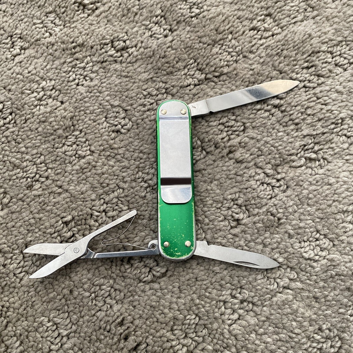 【希少】15AW Victorinox Money Clip supreme Swiss Army Money Clip | Victorinox Money Clip | DLT Trading