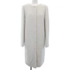 Authentic CHANEL coat 241-003-818-3831